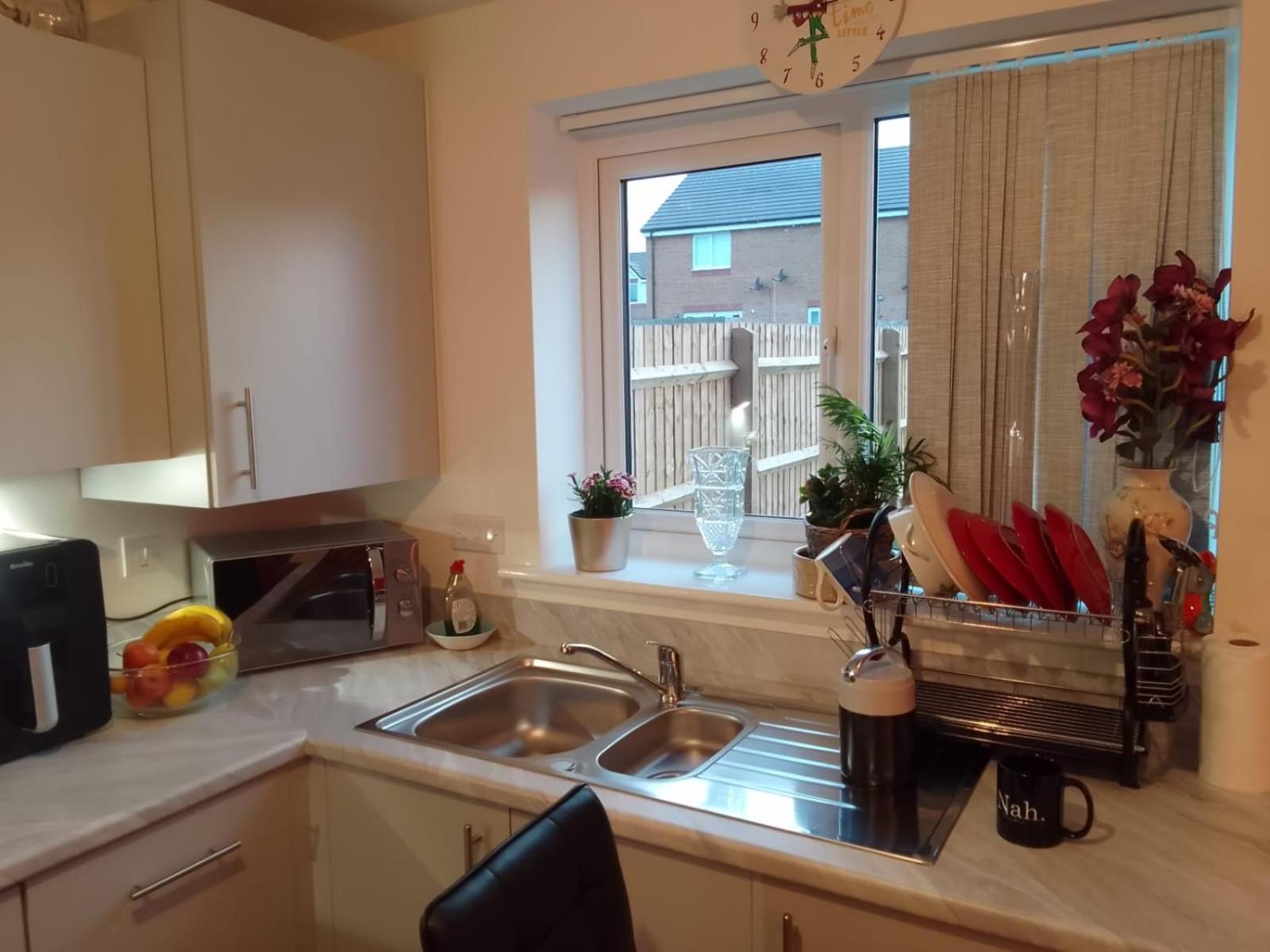 Cosy Stay In Walsall By Ideal Home Bloxwich Exterior foto